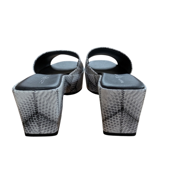 Katy Perry The Busy Bee Platform Slide Black and White Snakeskin Size 8 - Picture 3 of 13